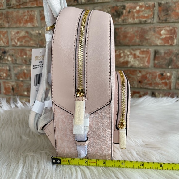 Micheal Kors XS backpack - Picture 5 of 8